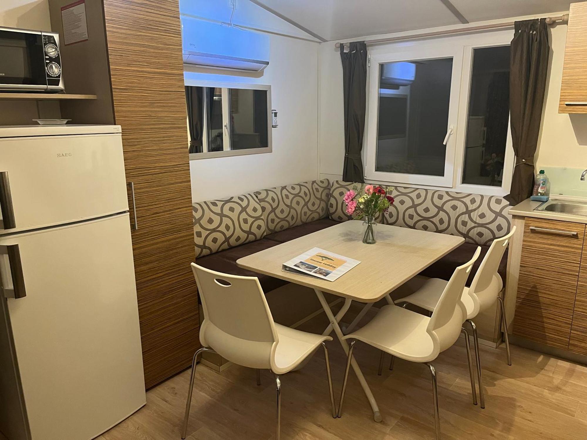 Chalet Camping River Italie Met 2 Slaapkamers Ameglia Extérieur photo